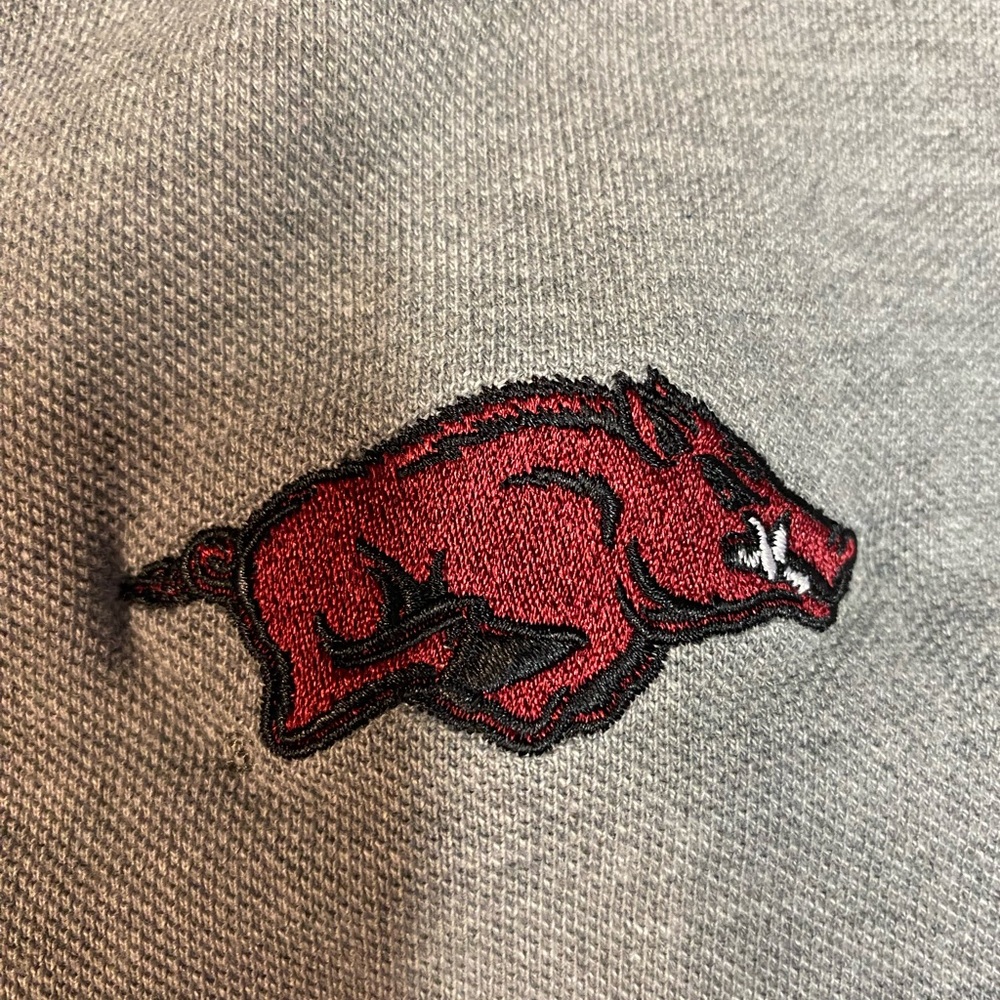 Arkansas Razorbacks Cutter & Buck Mens Polo with Embroidered Logo Size Large - Picture 2 of 6